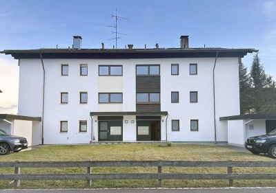 Gemütliche ca. 66 m2 große 2-Zimmer DG Wohnung mit Balkon und Weitblick in Prien