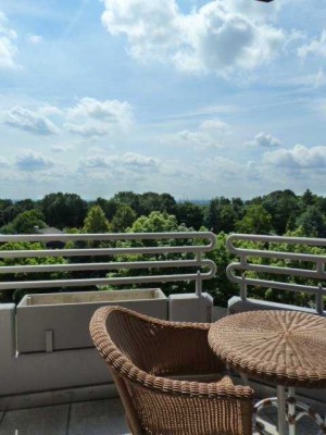 Helles Apartment mit Balkon und Fernblick