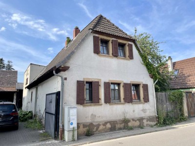 Sanierungsbedürftiger Hof unter Baulandpreis zu verkaufen!