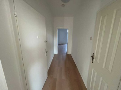 Gut geschnittene 2,5-Zimmer Wohnung zu vermieten.