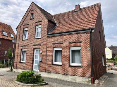 Wohnhaus mit Nebengebäude in ruhiger Lage für die junge Famlie