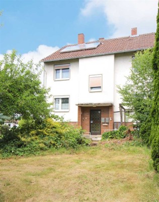 Ländlich wohnen mit Pferden als Nachbarn: 2-Familienhaus mit Doppelgrundstück in Guxhagen Ellenberg