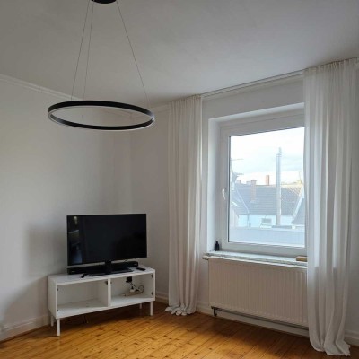 Charmante Altbauwohnung mit sonnigem Balkon (Blick ins Grüne) im 3. OG – bald bezugsfrei