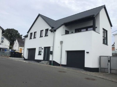 Neuwertige 3-Raum-Wohnung mit Garage in Niedernhausen