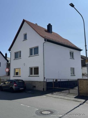 Wohnhaus mit 2 Wohneinheiten, Anbau und Garten in zentraler Lage