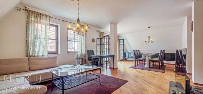 Charmante, vollmöblierte Maisonette-Wohnung direkt am Marktplatz von Leonberg