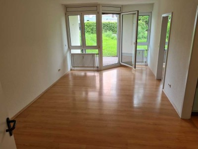 2 Raumwohnung mit Loggia, EBK, Bad mit Wanne & TG-Stellplatz