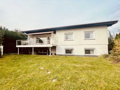 Einfamilienhaus m. Einliegerwohnung u. nicht einsehbaren Garten in begerter u. ruhiger Lage von Lic