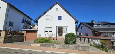 Gepflegtes Ein-/Zweifamilienhaus mit großem Garten und vielseitiger Nutzungsmöglichkeit