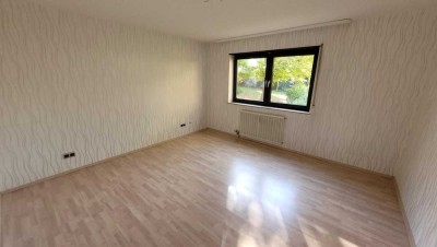 Gepflegte 2-Zimmerwohnung mit Balkon, Garage und Keller in ruhiger Lage im Zentrum