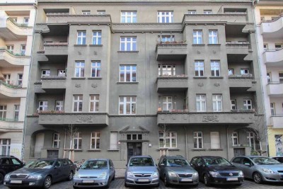 Vermietete 3-Zimmer-Whg. mit französischem Balkon: Nur 2 Minuten vom Boxhagener Platz entfernt