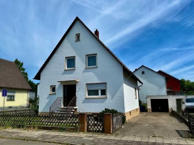 Sehr gepflegtes Einfamilienhaus mit großem Garten sucht neue Familie