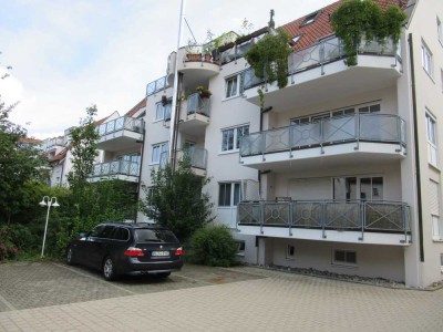 Moderne, helle Wohnung in zentraler, ruhiger Lage