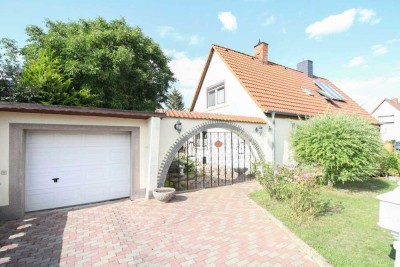 Doppelhaushälfte in Nordwest – ruhige Lage, schönes Grundstück, viel Potenzial