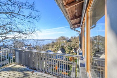 Oberhalb des Treppenviertel und anfahrbar, 3-Zimmerwohnung in Blankenese