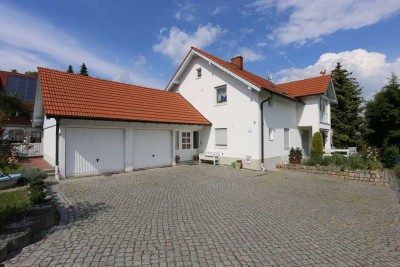 Familienhaus mit Teilungsmöglichkeit: Platz für 4 Generationen unter einem Dach!