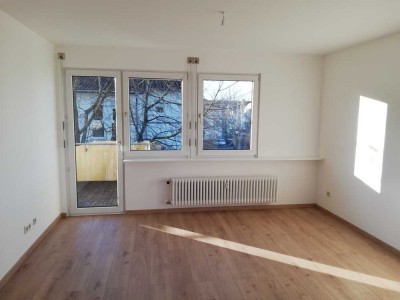 Schöne, sehr gut geschnittene 2-Zimmer Wohnung inkl. Küche in Freiburg-Hochdorf