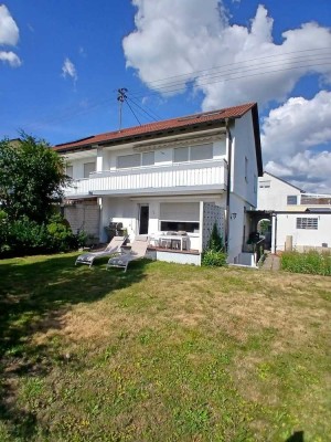 Moderne Doppelhaushälfte in Burlafingen
