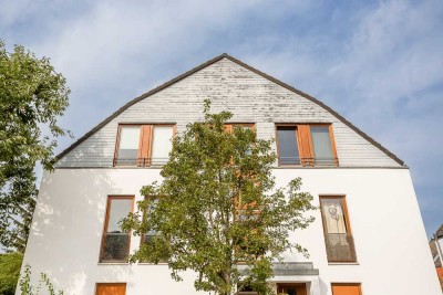 Zeesener See vor der Tür: Hochwertige Wohnung mit Balkon und Parkett"