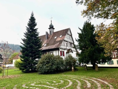 Charmante Dachgeschosswohnung in historischem Gebäude