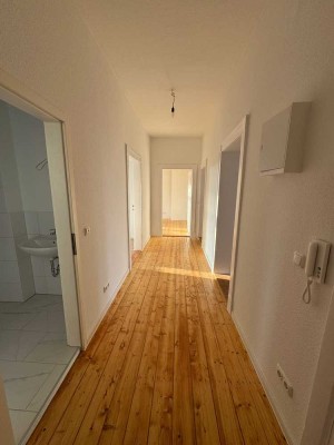 Neu-Sanierte 3-Zimmer-Wohnung mit Balkon in Offenbach am Main