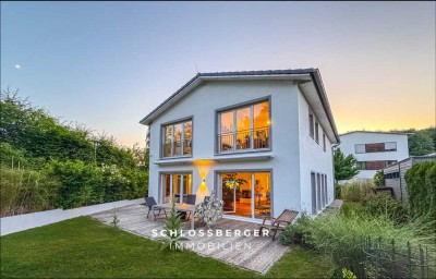 "ANKOMMEN & AUFATMEN": RUHIGES FAMILIENREFUGIUM  AM WALDRAND MIT KAMIN, VIEL LICHT & LEBENSFREUDE