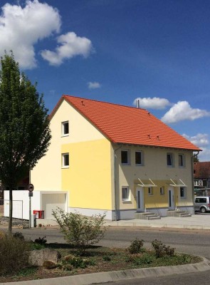 Ideale Kapitalanlage, gut vermietete energieeffiziente Doppelhaushälfte mit Pelletheizung