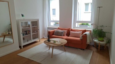 Freundliche, ansprechend möblierte 2-Zimmer-Altbauwohnung