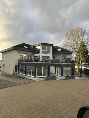 Erstbezug nach Sanierung mit Balkon: ansprechende 3-Zimmer-Wohnung in Bergisch