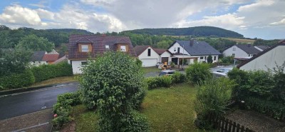 3-Zimmer-K-B-Wohnung, Garten + Balkon, Blick auf Schloss Saaleck