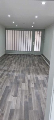 Vollständig renovierte 4-Raum-Wohnung mit Einbauküche in Giesen