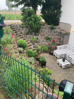 Helle, geräumige Einliegerwohnung in Bornheim zu vermieten!