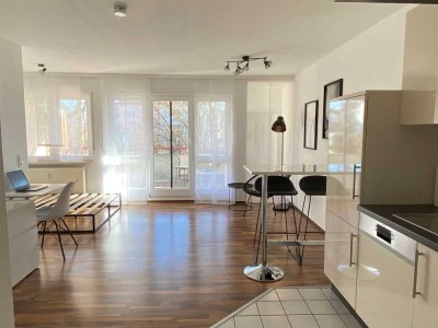 Modern möblierte und renovierte 1-Zi Wohnung mit Balkon