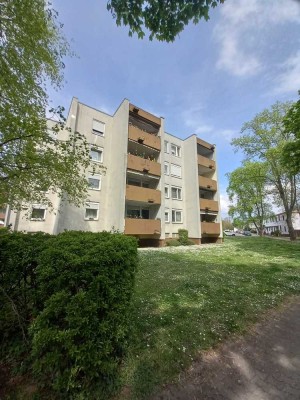 Sanierte 2 ZKB-Wohnung mit Balkon in MA-Vogelstang