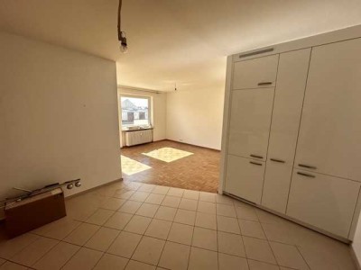 Sanierte 2-Zimmer.-Wohnung mit großer Dachterrasse