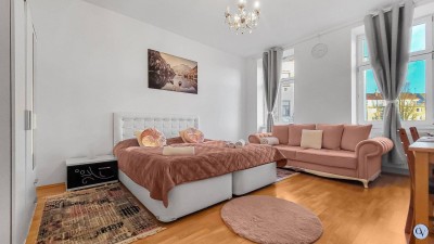 3-Zimmer-Altbau mit Balkon in den Innenhof