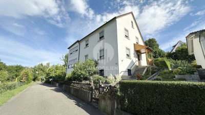 "Charmantes freistehendes Haus mit Wintergarten & Garage. Als Zweifamlienhaus nutzbar."