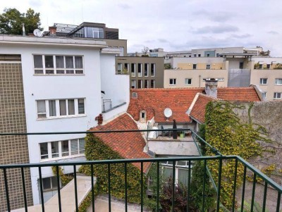 Sanierter 4 ZIMMER-Altbau, ruhiger Balkon, extra Küche neu möbliert, neuwertige Sanitäranlagen!