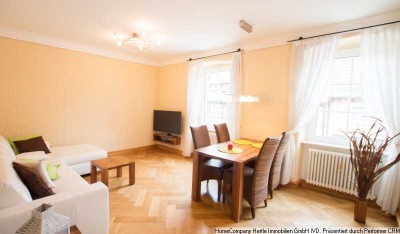 Wohnen im Herzen der Altstadt, charmante 2,5 Zimmer-Wohnung mit überdachtem Balkon sowie KFZ-Stel...