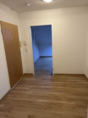 WWS - nette DG-Wohnung mit Balkon in Seniorenwohnanlage