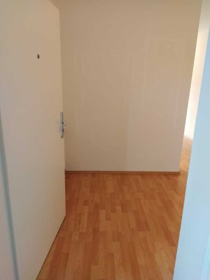 Helle 2-Zimmer-Wohnung mit Einbauküche in zentraler Lage von Kaiserslautern