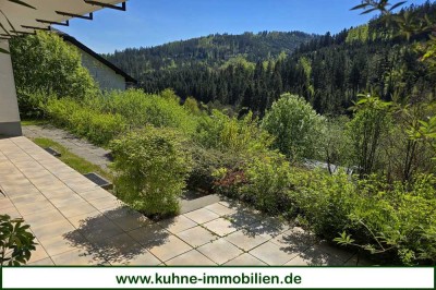 Ein Haus voller Möglichkeiten – Stilvolles Mehrfamilienhaus mit Sauna und 6 Stellplätzen