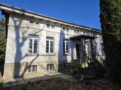 Historisches Gutshaus mit parkähnlichem Grundstück – eine seltene Gelegenheit