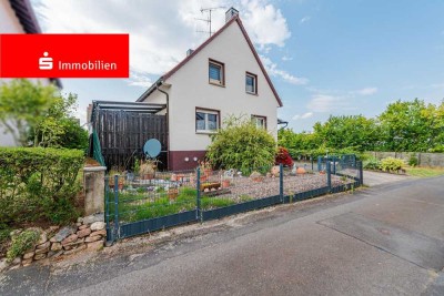 Rodenbach: Einfamilienhaus mit Hof, Scheune & Ackerfläche