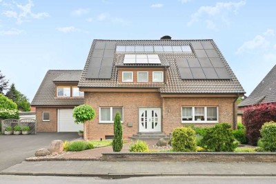 Viel Platz, viele Möglichkeiten: Großes Wohnhaus mit Nebengebäude und Hof in Warendorf-Freckenhorst!