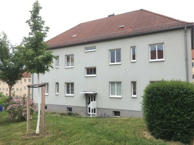 3-Raum Wohnung mit Balkon im Dichterviertel!