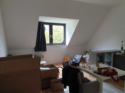 Nähe Rudolfplatz, Wohnküche und Schlafzimmer, Duschbad, Deckenhöhe 2,84m, Aufzug