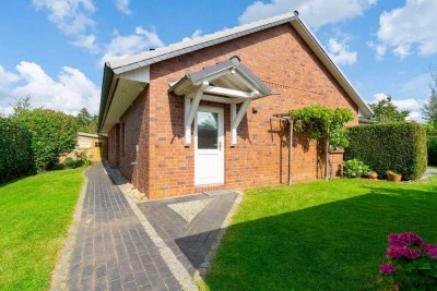 Wohlfühlen auf einer Ebene – moderner Bungalow mit großem Grundstück