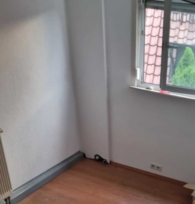 Stilvolle, modernisierte 3-Raum-Wohnung mit Balkon und EBK in Asperg