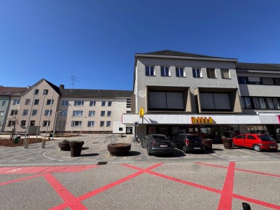 Schnäppchenpreis! Sanierungsbedürftige Wohnung ca. 125 m² WFL mit XXL-Dachterrasse im Zentrum von Attnang-Puchheim